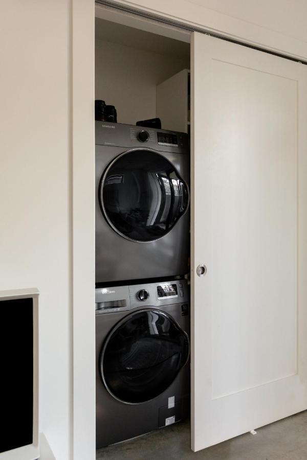 Welcome To Kinn Apartment - Lovely One Bedroom Vancouver Esterno foto