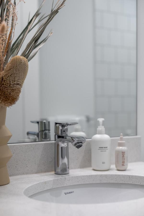 Welcome To Kinn Apartment - Lovely One Bedroom Vancouver Esterno foto